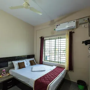 Oyo 9544 Crown Residency 3* Mysore